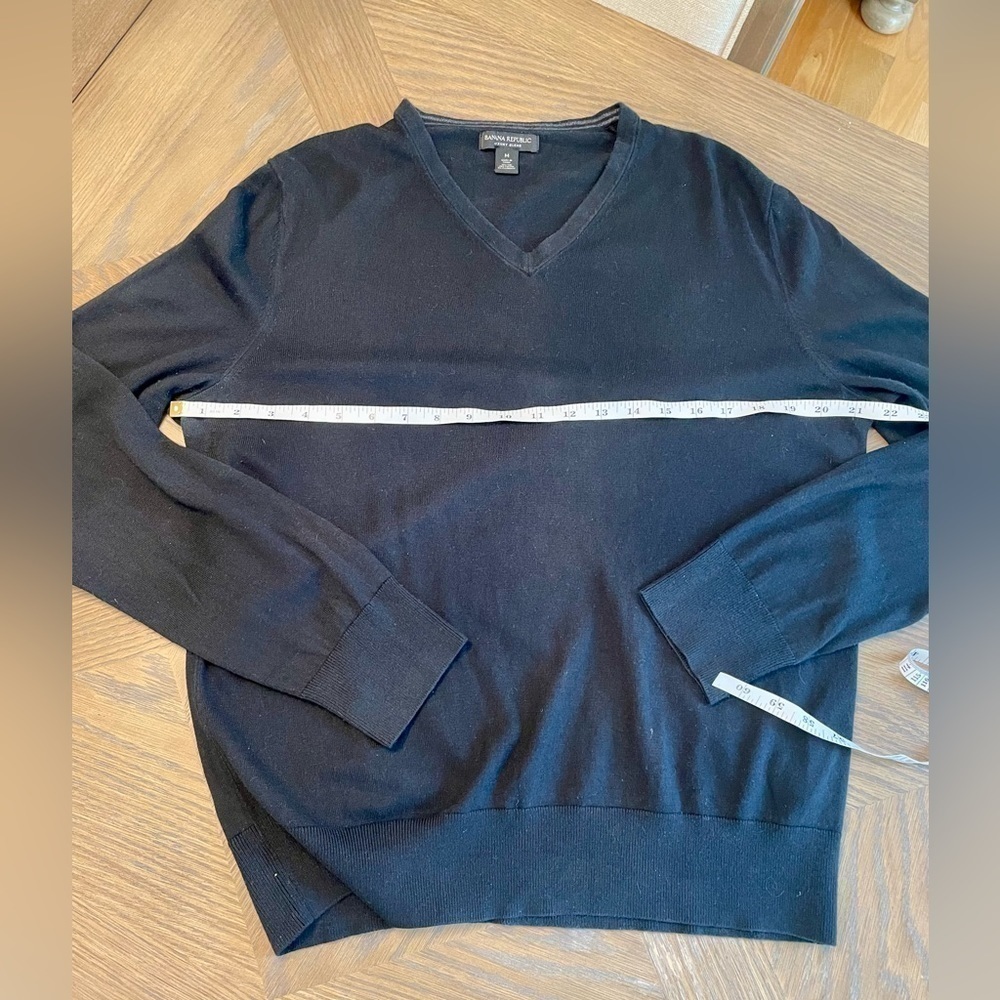 Banana Republic Luxury Blend V Neck Sweater Black - Picture 5 of 6